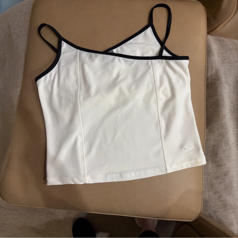 Nike Dri-FIT White and Black Apparel - Picture 8 of 9